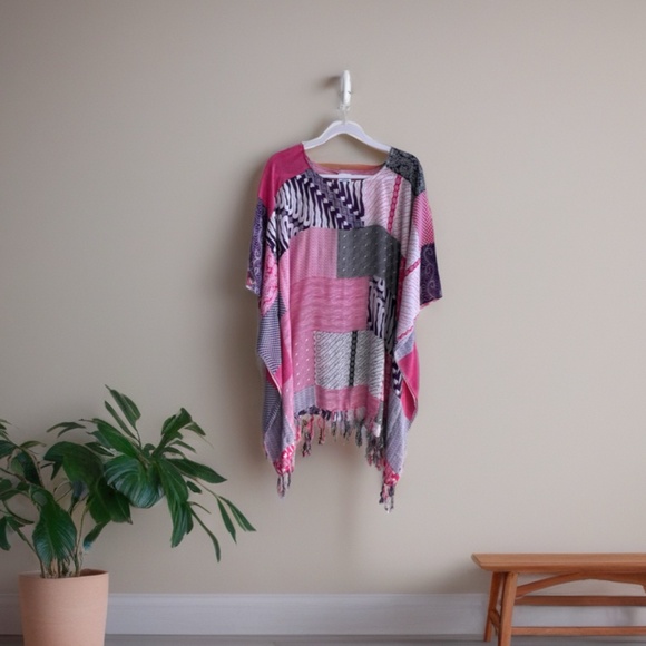 0145/  Pink batik Pattern Poncho, Short kaftan, Swim Cover Up. - Picture 2 of 11